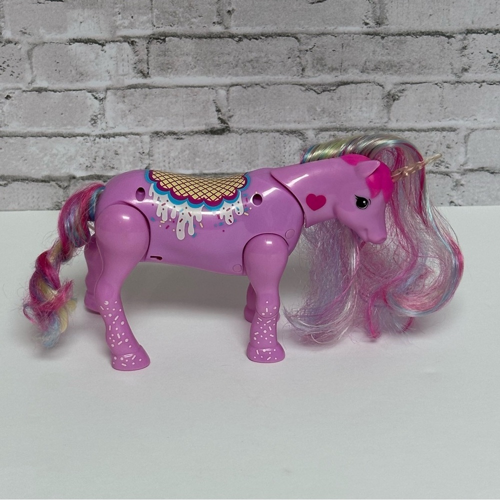 Little Live Pets SUGARDUST Dancing Unicorn Musical Lights Electronic Toy Works
